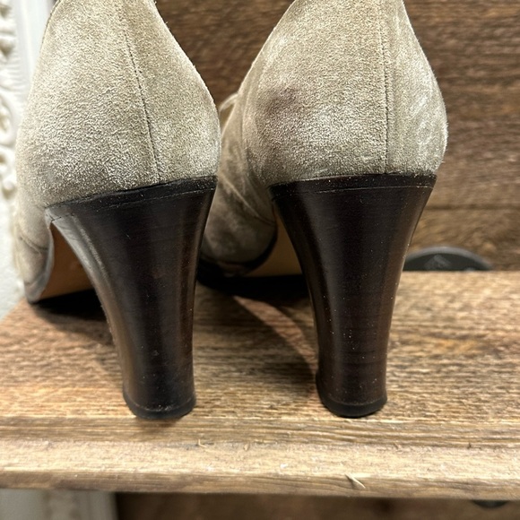 Gucci Suede Heeled Loafers – Women’s 5B - Picture 5 of 7